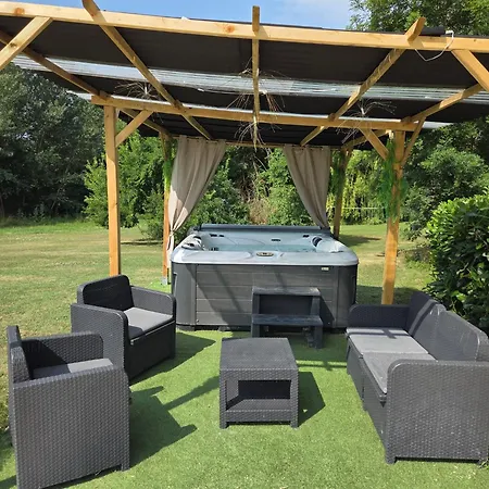 Maison Cassin47 Couette-café